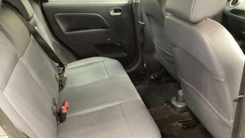 FORD FIESTA 1.4 Ghia Hatchback 5dr Petrol Manual (147 g/km, 79 bhp)