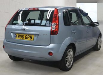 FORD FIESTA 1.4 Ghia Hatchback 5dr Petrol Manual (147 g/km, 79 bhp)