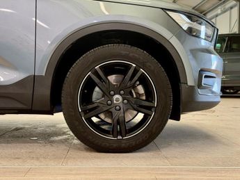 VOLVO XC40 2.0 T4 R-Design SUV 5dr Petrol Auto AWD Euro 6 (s/s) (190 ps)