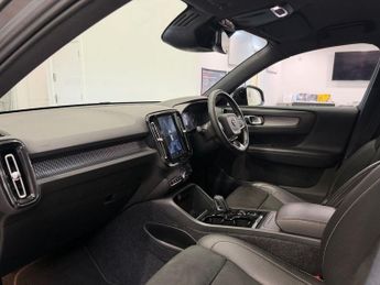VOLVO XC40 2.0 T4 R-Design SUV 5dr Petrol Auto AWD Euro 6 (s/s) (190 ps)