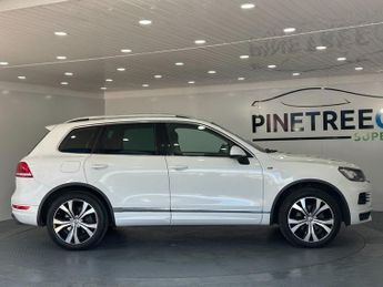 VOLKSWAGEN TOUAREG 3.0 TDI V6 BlueMotion Tech R-Line SUV 5dr Diesel Tiptronic 4WD E