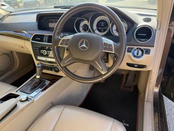 MERCEDES-BENZ C CLASS 1.6 C180 BlueEfficiency Executive SE Saloon 4dr Petrol G-Tronic+