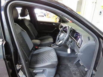 VOLKSWAGEN T-ROC 1.5 TSI R-Line SUV 5dr Petrol DSG Euro 6 (s/s) (150 ps)