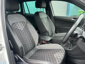 VOLKSWAGEN TIGUAN 1.5 TSI R-Line SUV 5dr Petrol DSG Euro 6 (s/s) (150 ps)
