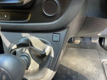 VAUXHALL VIVARO 1.6 CDTi 2900 Panel Van 5dr Diesel Manual L2 H1 Euro 6 (s/s) (95