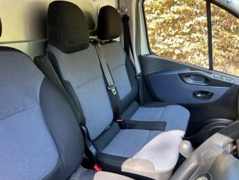 VAUXHALL VIVARO 1.6 CDTi 2900 Panel Van 5dr Diesel Manual L2 H1 Euro 6 (s/s) (95