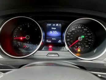 VOLKSWAGEN TIGUAN 2.0 TDI SE Navigation SUV 5dr Diesel DSG Euro 6 (s/s) (150 ps)