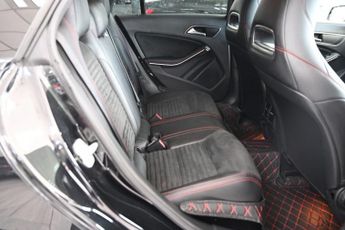 MERCEDES-BENZ CLA 2.1 CLA220d AMG Line Shooting Brake 5dr Diesel 7G-DCT 4MATIC Eur