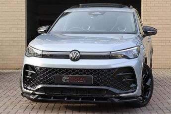 Volkswagen Tiguan 1.5 ETSI R-LINE DSG