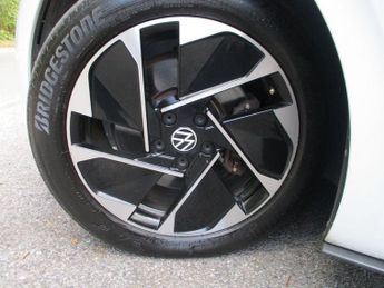 VOLKSWAGEN ID.3 Pro 58kWh Family Hatchback 5dr Electric Auto (145 ps)