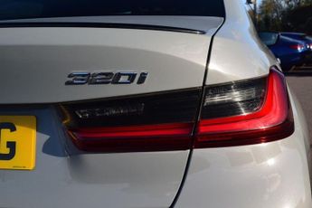 BMW 3 SERIES 2.0 320i M Sport Saloon 4dr Petrol Auto Euro 6 (s/s) (184 ps)