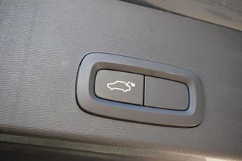 VOLVO XC40 2.0 T4 Inscription SUV 5dr Petrol Auto Euro 6 (s/s) (190 ps)