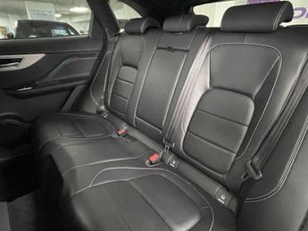JAGUAR F-PACE 2.0 D180 R-Sport SUV 5dr Diesel Auto AWD Euro 6 (s/s) (180 ps)
