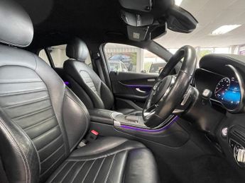 MERCEDES-BENZ GLC 2.0 GLC300d AMG Line (Premium) Coupe 5dr Diesel G-Tronic+ 4MATIC
