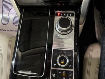 LAND ROVER RANGE ROVER 3.0 TD V6 Vogue SE SUV 5dr Diesel Auto 4WD Euro 5 (s/s) (258 ps)
