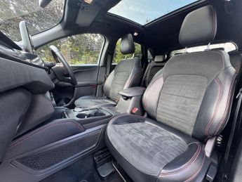 FORD KUGA 2.5 EcoBoost Duratec 14.4kWh ST-Line X SUV 5dr Petrol Plug-in Hy