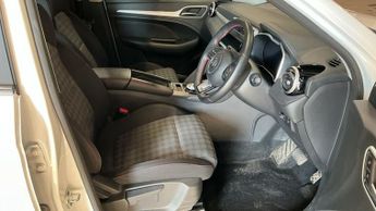 MG MG ZS 72.6kWh SE Long Range SUV 5dr Electric Auto (156 ps)