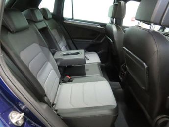 VOLKSWAGEN TIGUAN 2.0 TDI R-Line SUV 5dr Diesel Manual Euro 6 (s/s) (150 ps)