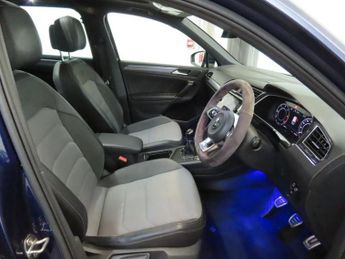 VOLKSWAGEN TIGUAN 2.0 TDI R-Line SUV 5dr Diesel Manual Euro 6 (s/s) (150 ps)