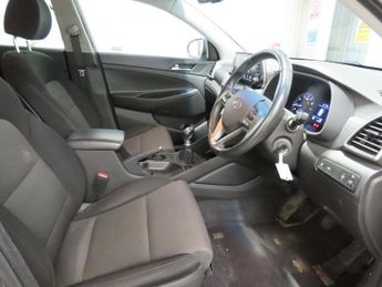 HYUNDAI TUCSON 1.6 GDi SE Nav SUV 5dr Petrol Manual Euro 6 (s/s) (132 ps)