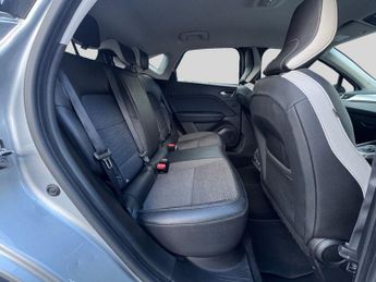 RENAULT CAPTUR 1.3 TCe S Edition SUV 5dr Petrol EDC Euro 6 (s/s) (130 ps)