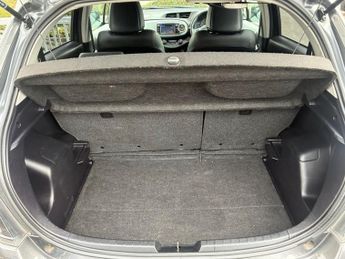 TOYOTA YARIS 1.5 VVT-h T Spirit Hatchback 5dr Petrol Hybrid CVT Euro 5 (101 p