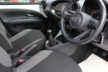 TOYOTA AYGO X 1.0 VVT-i Pure Hatchback 5dr Petrol Manual Euro 6 (s/s) (72 ps)