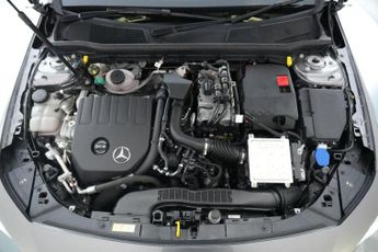 MERCEDES-BENZ CLA 1.3 CLA250e 15.6kWh AMG Line Night Edition (Premium Plus) Coupe 