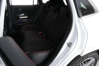 MERCEDES-BENZ GLA 2.0 GLA220d AMG Line (Premium) 8G-DCT 4MATIC Euro 6 (s/s) 5dr
