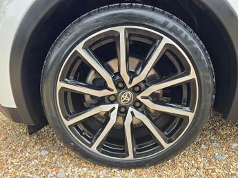 TOYOTA C-HR 2.0 VVT 13.6kWh GR SPORT SUV 5dr Petrol Plug-in Hybrid CVT Euro 