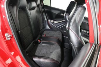 MERCEDES-BENZ A CLASS 2.1 A200d AMG Line Hatchback 5dr Diesel 7G-DCT Euro 6 (s/s) (136