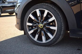 MINI Electric Hatch Cooper SE 32.6kWh Level 3 Hatchback 3dr Electric Auto (184 ps) 3