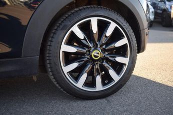 MINI Electric Hatch Cooper SE 32.6kWh Level 3 Hatchback 3dr Electric Auto (184 ps) 3