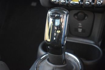 MINI Electric Hatch Cooper SE 32.6kWh Level 3 Hatchback 3dr Electric Auto (184 ps) 3