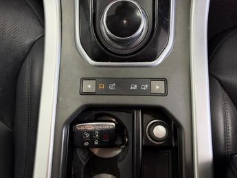 LAND ROVER RANGE ROVER EVOQUE 2.0 TD4 SE Tech SUV 5dr Diesel Auto 4WD Euro 6 (s/s) (180 ps)