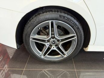 MERCEDES-BENZ A CLASS 2.0 A200d AMG Line Saloon 4dr Diesel 8G-DCT Euro 6 (s/s) (150 ps
