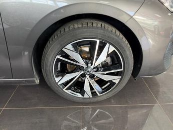 PEUGEOT 308 SW 1.2 PureTech Allure Estate 5dr Petrol EAT Euro 6 (s/s) (130 ps)