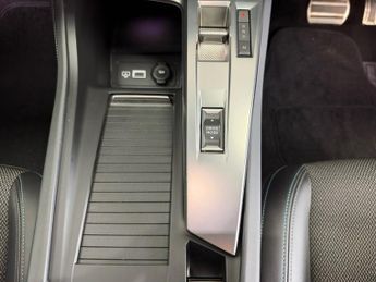 PEUGEOT 308 SW 1.2 PureTech Allure Estate 5dr Petrol EAT Euro 6 (s/s) (130 ps)