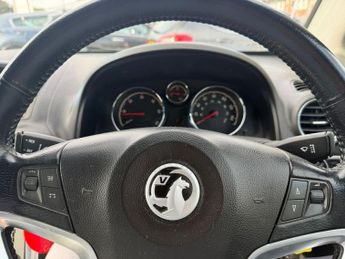 VAUXHALL ANTARA 2.2 CDTi SE SUV 5dr Diesel Auto 4WD Euro 5 (SNav) (163 ps)