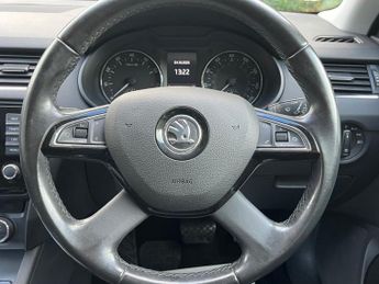 SKODA OCTAVIA 1.4 TSI Elegance Hatchback 5dr Petrol DSG Euro 5 (s/s) (140 ps)