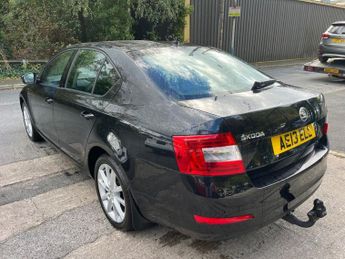 SKODA OCTAVIA 1.4 TSI Elegance Hatchback 5dr Petrol DSG Euro 5 (s/s) (140 ps)