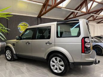 LAND ROVER DISCOVERY 4 3.0 SD V6 SE Tech SUV 5dr Diesel Auto 4WD Euro 5 (s/s) (255 bhp)