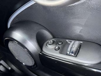 MINI Electric Hatch Cooper SE 32.6kWh Level 2 Hatchback 3dr Electric Auto (184 ps)