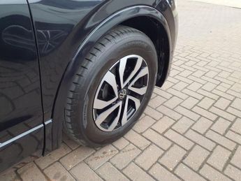 VOLKSWAGEN TIGUAN 1.5 TSI Active SUV 5dr Petrol DSG Euro 6 (s/s) (150 ps)