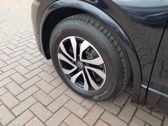VOLKSWAGEN TIGUAN 1.5 TSI Active SUV 5dr Petrol DSG Euro 6 (s/s) (150 ps)