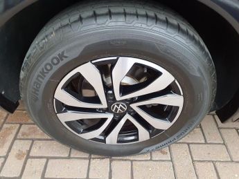 VOLKSWAGEN TIGUAN 1.5 TSI Active SUV 5dr Petrol DSG Euro 6 (s/s) (150 ps)