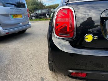 MINI Electric Hatch Cooper SE 32.6kWh Level 3 Hatchback 3dr Electric Auto (184 ps)