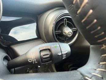 MINI Electric Hatch Cooper SE 32.6kWh Level 3 Hatchback 3dr Electric Auto (184 ps)