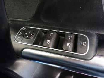 MERCEDES-BENZ EQA EQA 250 66.5kWh AMG Line SUV 5dr Electric Auto (190 ps)