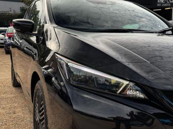NISSAN LEAF 39kWh Tekna Hatchback 5dr Electric Auto (150 ps)